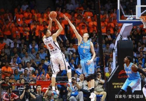 个加洞时 个加洞时